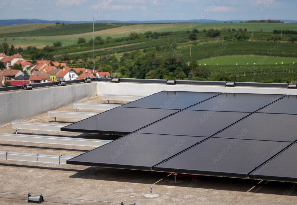 Photovoltaik auf dem Flachdach: Aufständerung, Ertrag und Statik